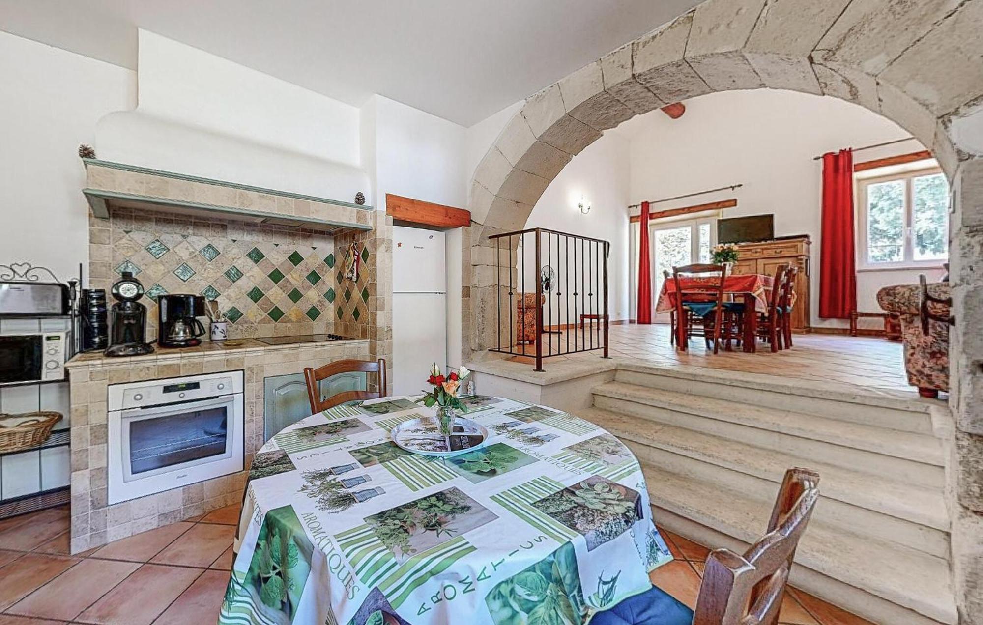 Awesome Home In Bollene With Wifi Zewnętrze zdjęcie